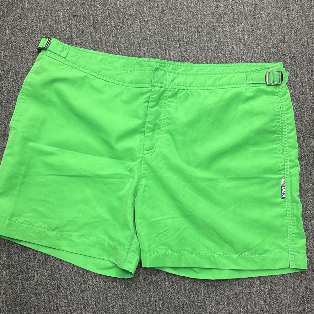 Kiwi Vibrant Green Women's Bermudas Côte d’Azur